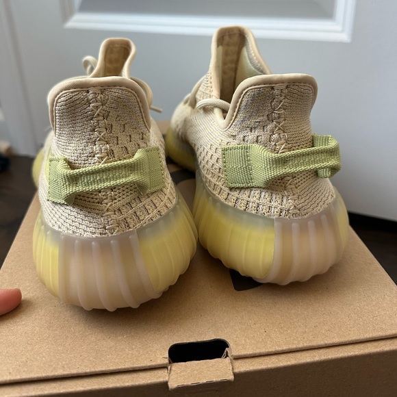 Yeezy Boost 350V2 in ‘Flax’ NWT (Size 6.5 M) - Picture 5 of 9